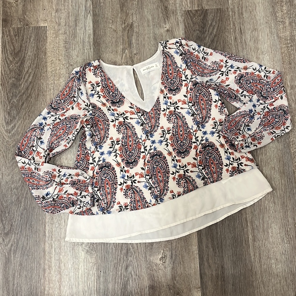 Abercrombie & Fitch V Neck Flowy Paisley Blouse Size XS Long Sleeve